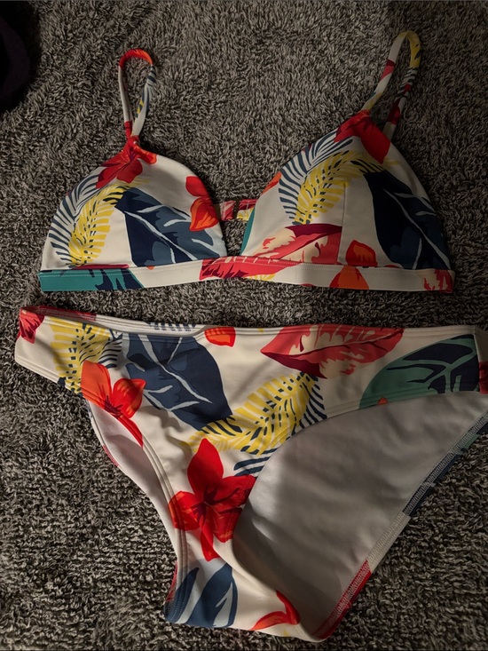 Hollister Other - Hollister White Tropical Floral Bikini with Red, Yellow & Navy